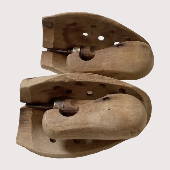 Vintage Wood Shoe Stretchers - Picture 4 of 12